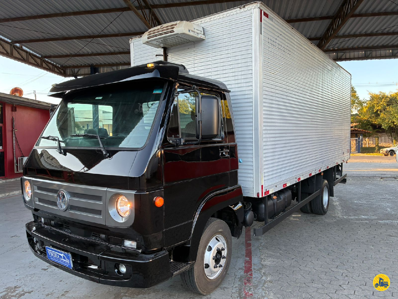 CAMINHAO VOLKSWAGEN VW 10160 Baú Térmico 3/4 4x2 Vieira Caminhões CURITIBA PARANÁ PR